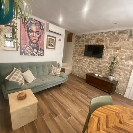 Oleandar Apartamento Kaštela