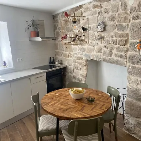 Oleandar * Kaštela